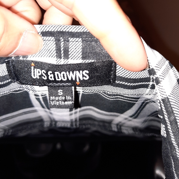 Top - Picture 4 of 6